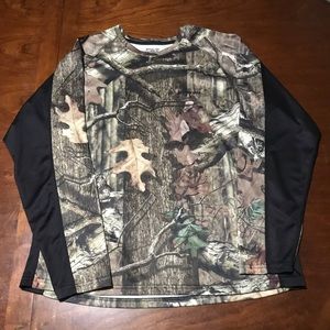 Men’s Mossy Oak camo long sleeve Size L